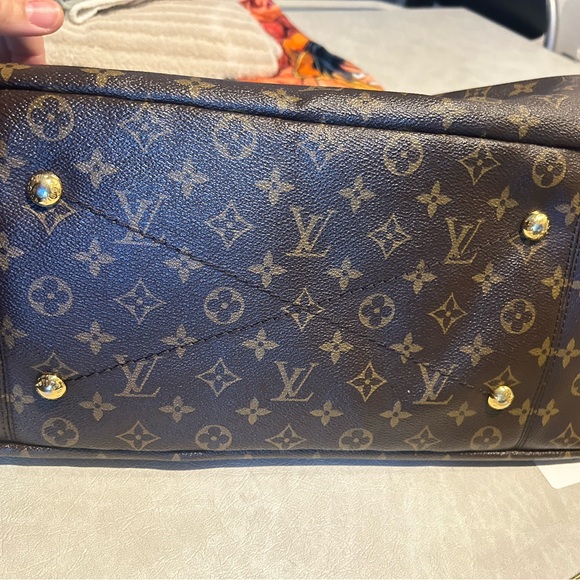 LV Artsy used only few times in pristine condition No Scratches No Stains - Picture 6 of 7